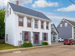 206 Sydney Street  Charlottetown, PE C1A 1G8