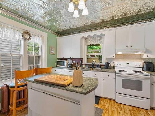 206 Sydney Street, Charlottetown, PE - Indoor Photo Showing Kitchen