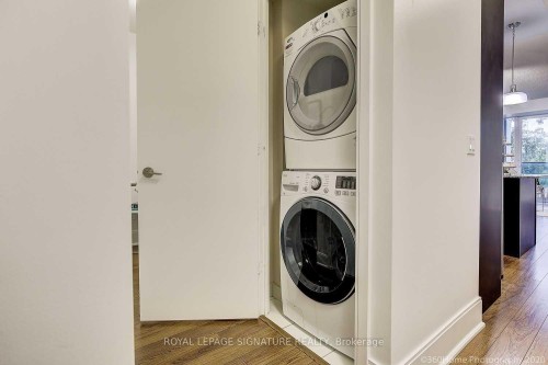 510-181 Wynford Drive, Toronto, ON - Indoor Photo Showing Laundry Room