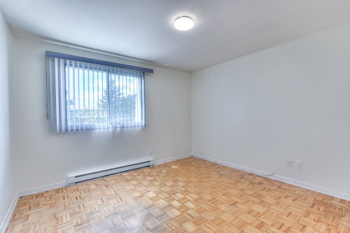 Chambre à coucher - 5-3550 Rue Rivard, Laval (Saint-Vincent-De-Paul), QC - Indoor Photo Showing Other Room