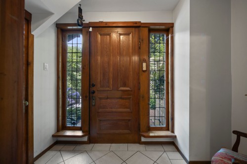 Hall d'entrée/Vestibule - 164 Rue Evergreen, Hudson, QC - Indoor Photo Showing Other Room
