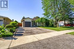 27 STALEY TERRACE  Toronto, ON M1W 2E6