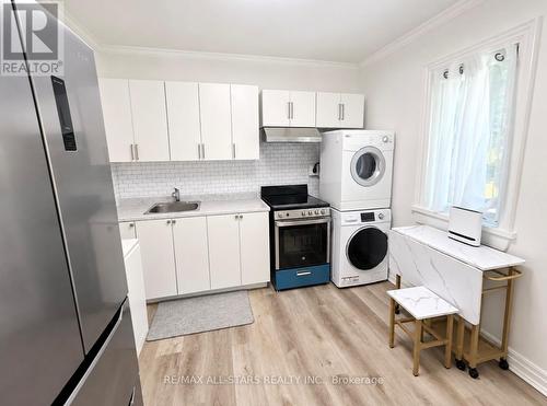 200 - 1918A QUEEN STREET E , Toronto, Ontario M4L 1H5 3