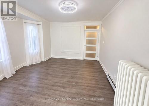 200 - 1918A QUEEN STREET E , Toronto, Ontario M4L 1H5 4