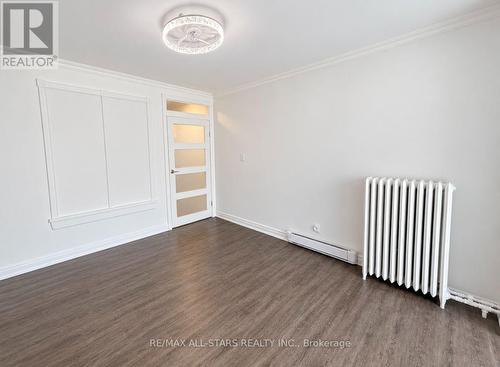 200 - 1918A QUEEN STREET E , Toronto, Ontario M4L 1H5 5
