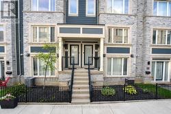 12 - 5035 OSCAR PETERSON BOULEVARD  Mississauga, ON L5M 0P4