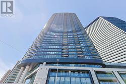 821 - 585 BLOOR STREET E Toronto, ON M4W 0B3