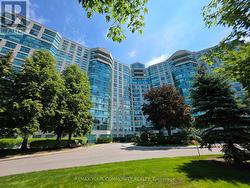 726 - 7825 BAYVIEW AVENUE  Markham, ON L3T 7N2