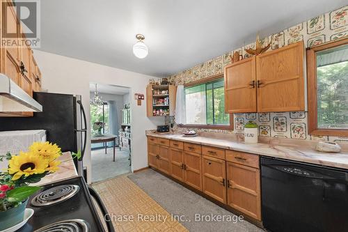 655 Tiny Beaches Road N, Tiny, ON - Indoor Photo Showing Kitchen