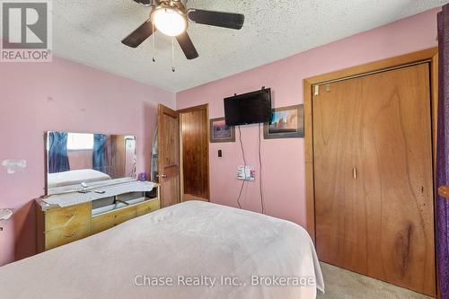 655 Tiny Beaches Road N, Tiny, ON - Indoor Photo Showing Bedroom