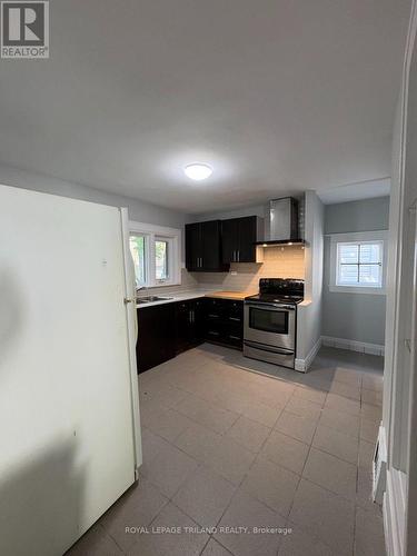 193 HURON STREET , London East (East B), Ontario N6A 2J6 5