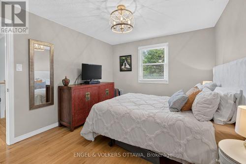 1069 St Germain Crescent, Ottawa, ON - Indoor Photo Showing Bedroom