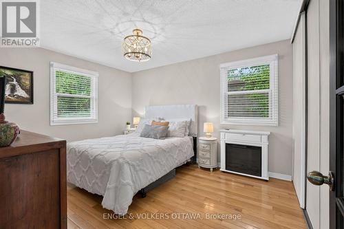 1069 St Germain Crescent, Ottawa, ON - Indoor Photo Showing Bedroom