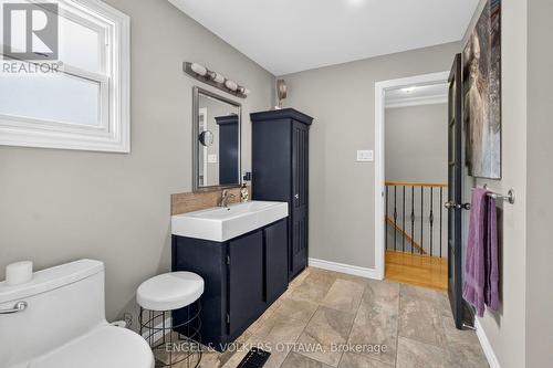 1069 St Germain Crescent, Ottawa, ON - Indoor Photo Showing Bathroom