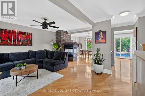 1069 St Germain Crescent, Ottawa, ON - Indoor Photo Showing Living Room