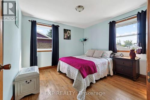 1304 Leonard Avenue, Cornwall, ON - Indoor Photo Showing Bedroom