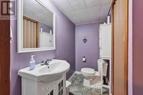1304 Leonard Avenue, Cornwall, ON - Indoor Photo Showing Bathroom