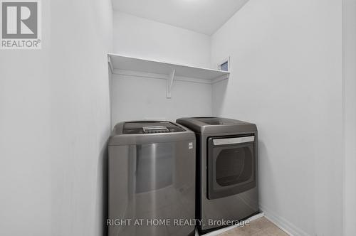 Laundry room on second floor - 624 Spring Valley Drive, Ottawa, ON - Indoor Photo Showing Laundry Room