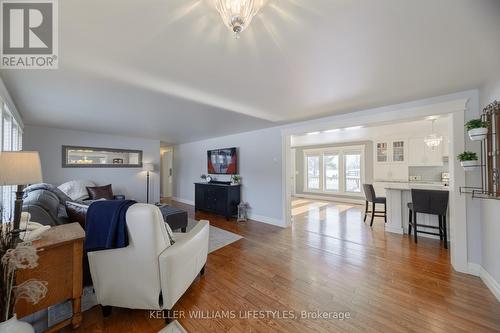 79904 Pondsview Road, Central Huron (Goderich), ON - Indoor Photo Showing Living Room