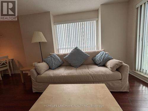 902 - 21 Hillcrest Avenue, Toronto, ON - Indoor Photo Showing Living Room