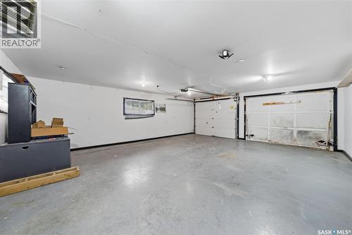 1519 C Avenue N, Saskatoon, SK - Indoor Photo Showing Garage