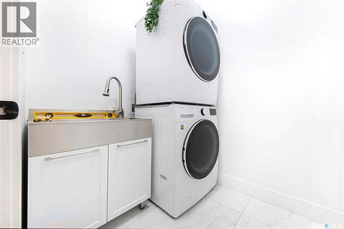 618 Nightingale Cove, Saskatoon, SK - Indoor Photo Showing Laundry Room