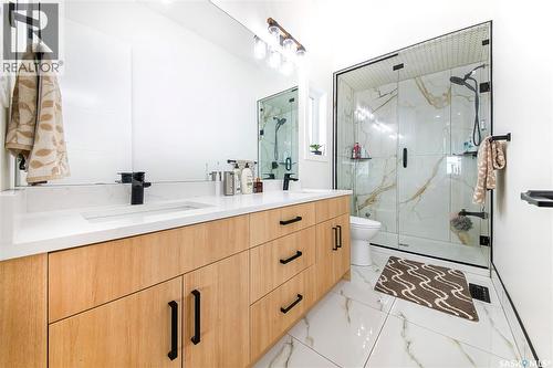 618 Nightingale Cove, Saskatoon, SK - Indoor Photo Showing Bathroom