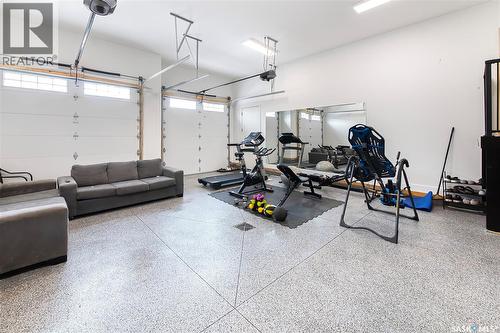 618 Nightingale Cove, Saskatoon, SK - Indoor Photo Showing Garage