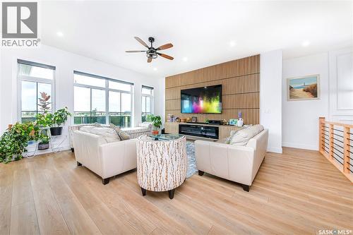 618 Nightingale Cove, Saskatoon, SK - Indoor Photo Showing Living Room
