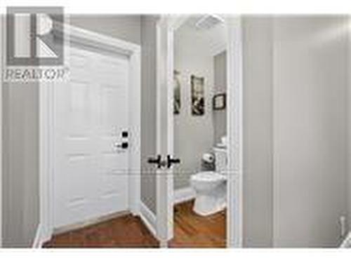 92 Morrison Crescent, Grimsby, ON - Indoor Photo Showing Bathroom