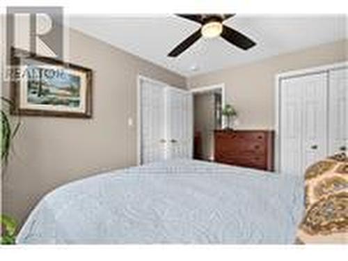 92 Morrison Crescent, Grimsby, ON - Indoor Photo Showing Bedroom