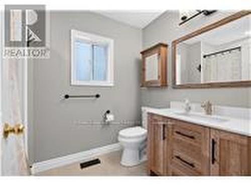 92 Morrison Crescent, Grimsby, ON - Indoor Photo Showing Bathroom