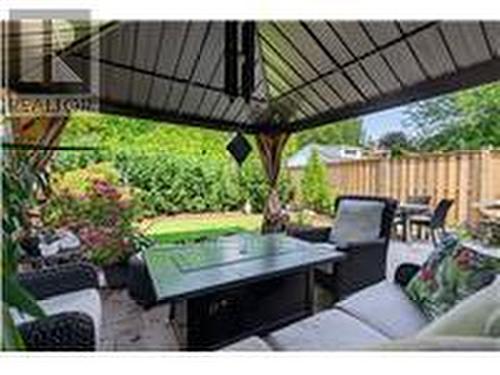 92 Morrison Crescent, Grimsby, ON - Outdoor With Deck Patio Veranda