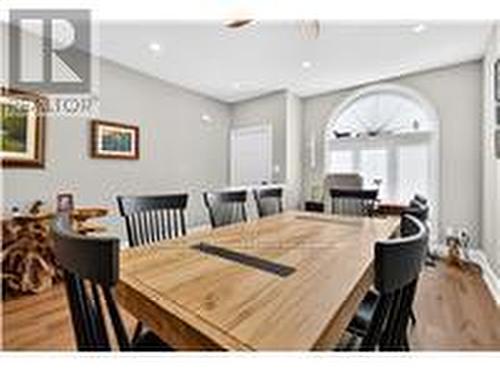 92 Morrison Crescent, Grimsby, ON - Indoor Photo Showing Dining Room