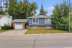 723 Lenore DRIVE  Saskatoon, SK S7K 5G8