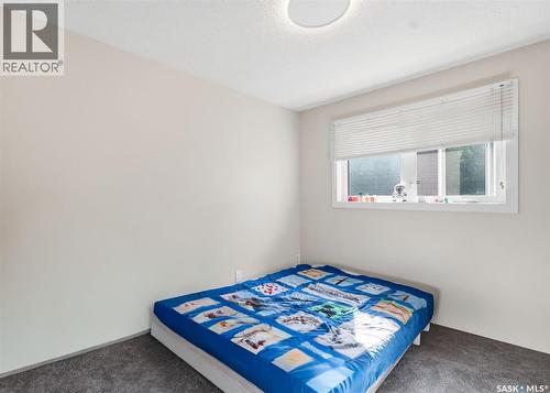 723 Lenore Drive, Saskatoon, SK - Indoor Photo Showing Bedroom