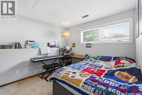 723 Lenore Drive, Saskatoon, SK - Indoor Photo Showing Bedroom