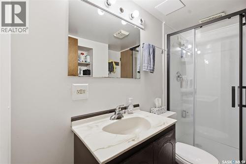 723 Lenore Drive, Saskatoon, SK - Indoor Photo Showing Bathroom