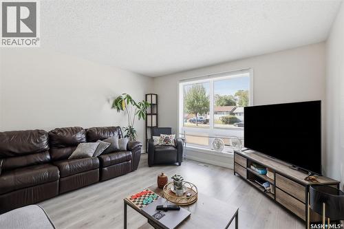 723 Lenore Drive, Saskatoon, SK - Indoor Photo Showing Living Room