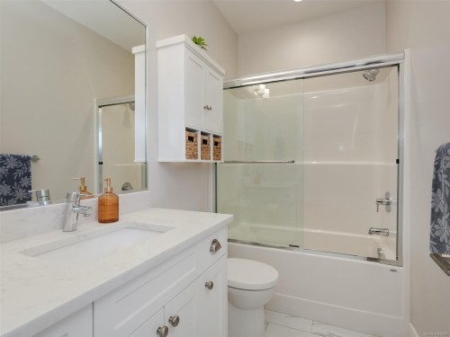 #8-10490 Resthaven Dr, Sidney, BC 