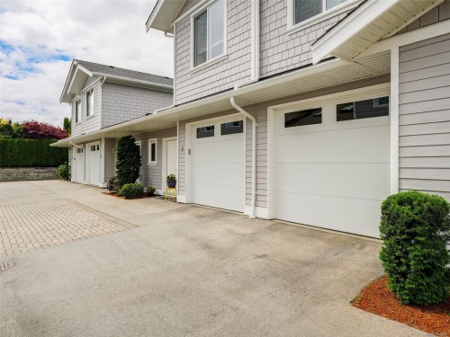 #8-10490 Resthaven Dr, Sidney, BC 
