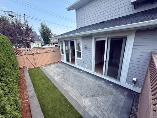 #8-10490 Resthaven Dr, Sidney, BC 