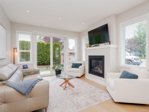 #8-10490 Resthaven Dr, Sidney, BC 