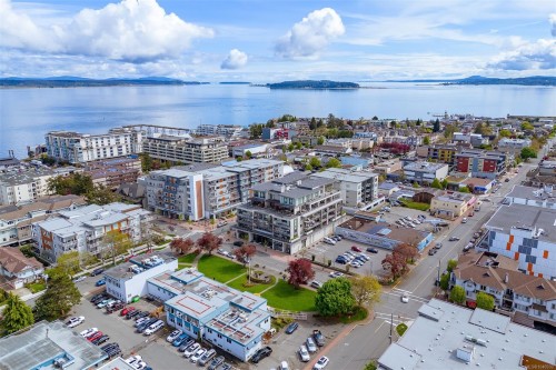 #8-10490 Resthaven Dr, Sidney, BC 