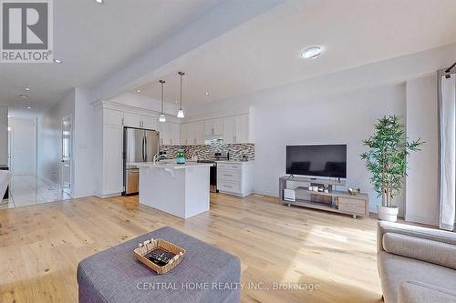 1 - 98 Shoreview Place, Hamilton, ON - Indoor Photo Showing Living Room