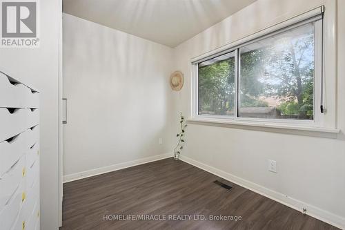 60 Edinburgh Road, Kitchener, ON - Indoor Photo Showing Other Room