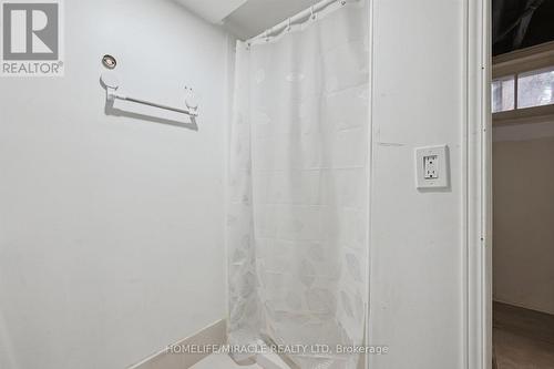 60 Edinburgh Road, Kitchener, ON - Indoor Photo Showing Bathroom