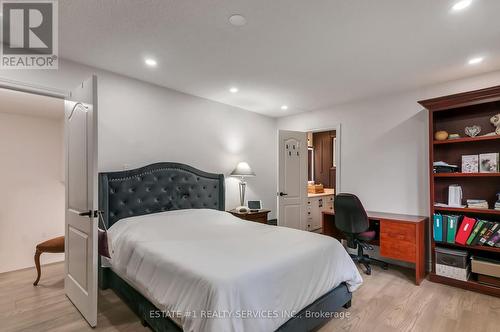 4212 Powderhorn Crescent, Mississauga, ON - Indoor Photo Showing Bedroom