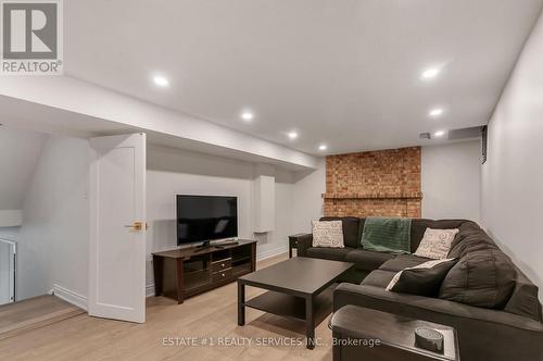 4212 Powderhorn Crescent, Mississauga, ON - Indoor