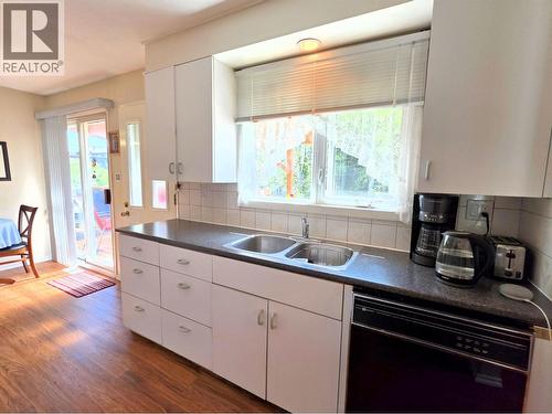 2697 Abbott Crescent, Prince George, BC - Indoor Photo Showing Kitchen With Double Sink